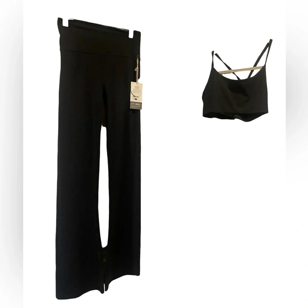 NWT Vuori all the feels slim flare pants and bra set BLACK Size S